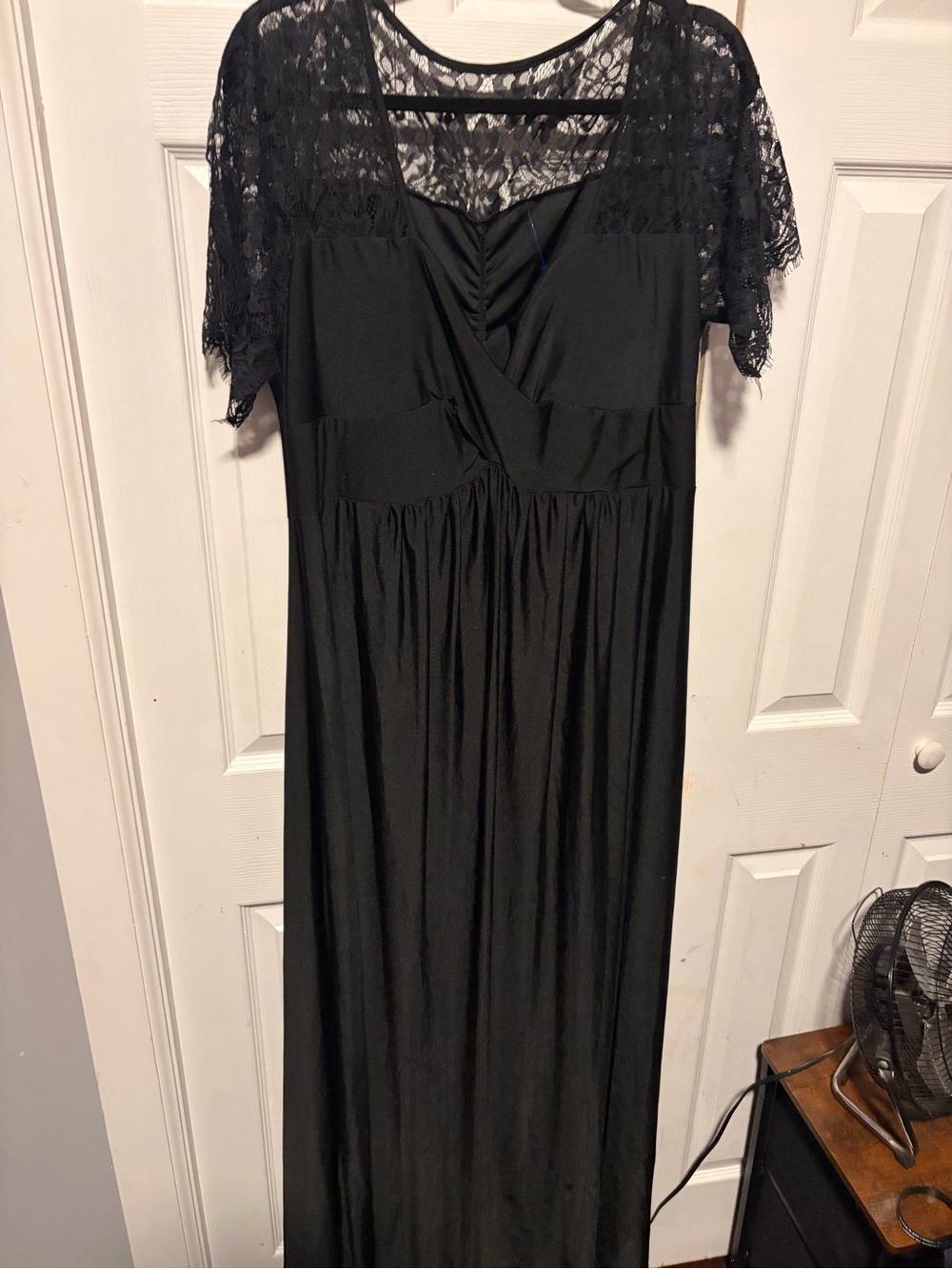 Black Lace-Shoulder Maxi Dress - Elegant Women's Dress
